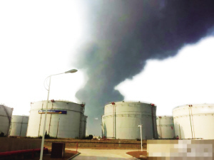 南島晚報數字報 青島輸油管道爆燃事故致35人遇難，輸油安全警鐘再鳴